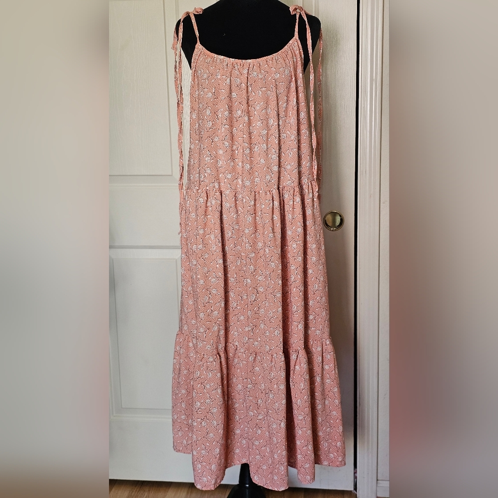 Lovely J maxi dress size small